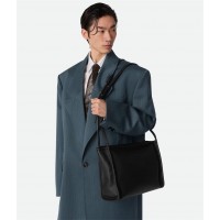 보테가베네타 블랙 코리에레 지퍼 메신저백 826852