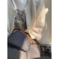 셀린느 트리오페 카메라백  191522