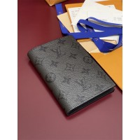 루이비통 남성 여권지갑 패스포트 커버  M26774