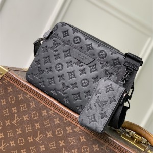 루이비통 트리오 메신저백 M26713