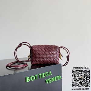 보테가베네타 BV 여성 루프 카메라 크로스백 736125