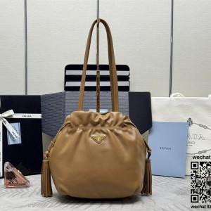 프라다 PRADA 신상 가죽 버킷백 1BG541