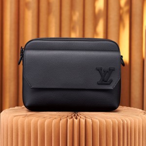 루이 비통 패스트라인 메신저 M22482