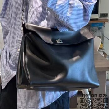 발렌시아가 로데오 메신저백