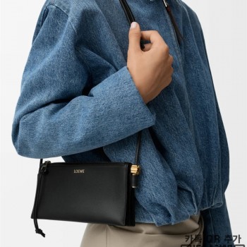 로에베 나파 카프스킨 조야 파우치 262544