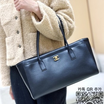 샤넬 26SS 스몰 쇼핑백 카프스킨 서프백 AS6243