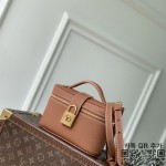 루이비통 26SS 포쉐트 배니티 로우키 파우치백 M27505