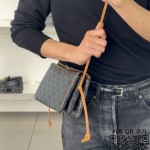 셀린느 트리오 플랩백 100862