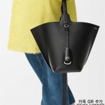 로에베 가죽 미디엄 빌바오 버킷백
