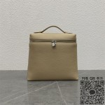 로로피아나 L23.5 엑스트라 포켓 백팩 카프스킨