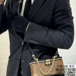 루이비통 베니티 파우치 트렁크 모노그램리버스 미니백 체인 M29548