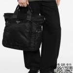 프라다 리사이클 나일론 사피아노 쇼퍼백  2VG136