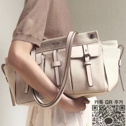 프라다 루트 라지 레더 토트백  1BG644