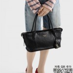 프라다 여성 라지 가죽 토트백 1BG661