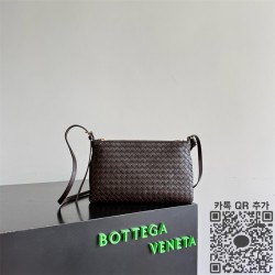 보테가베네타 라바 레드 미디엄 인트레치아토 피콜로 스트랩 파우치 876625