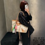 발렌시아가 여성 르 시티 비치 토트백 미디엄 베이지/카멜