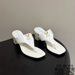 루이비통 여성 오픈토 LV 로고 블록힐 샌들