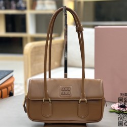 미우미우 아르카디 가죽백 5BD282